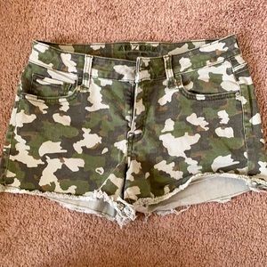 Arizona camo shorts